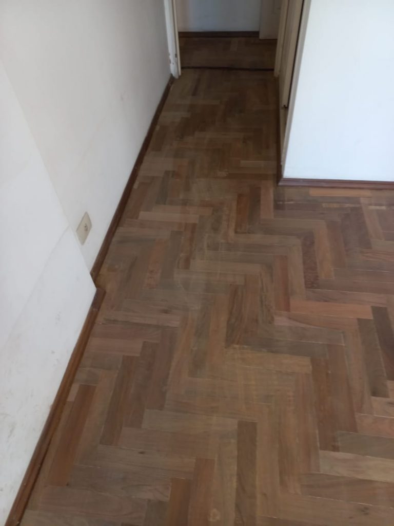 Pulido e Hidrolaqueado en Parquet de Lapacho
