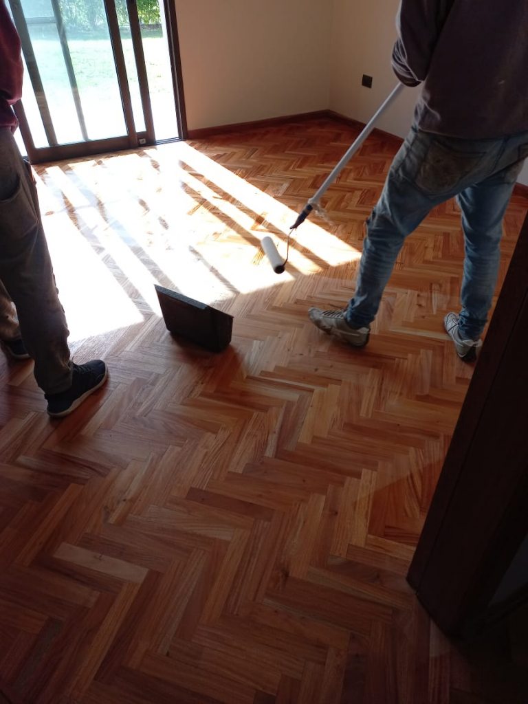 Pulido e Hidrolaqueado en parquet de Viraro