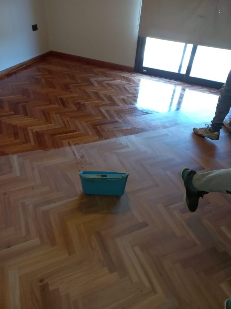 Pulido e Hidrolaqueado en parquet de Viraro