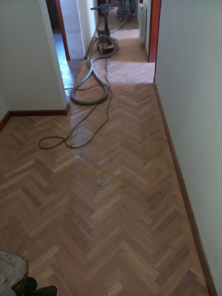 Pulido e Hidrolaqueado en parquet de Viraro