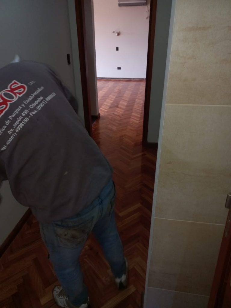Pulido e Hidrolaqueado en parquet de Viraro