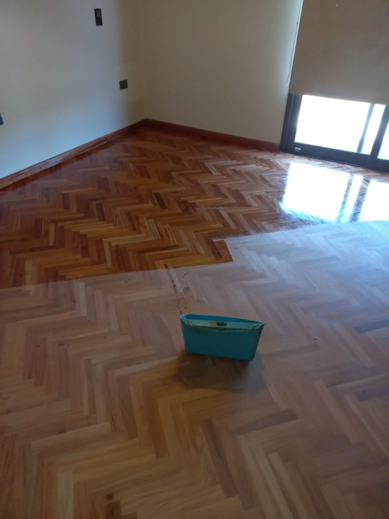 Pulido e Hidrolaqueado en parquet de Viraro